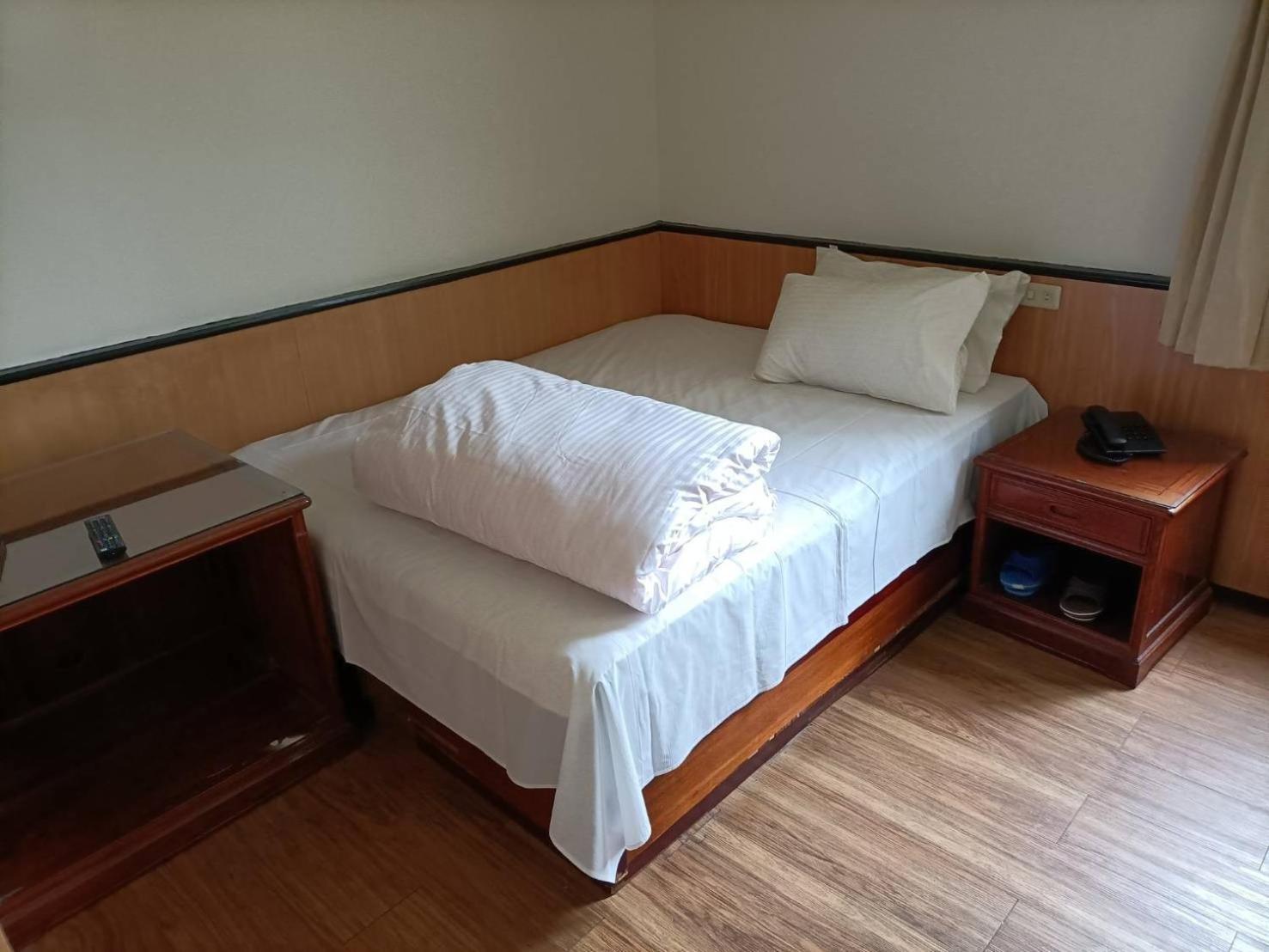 Hotel 丸松商旅 Miaoli Exterior foto